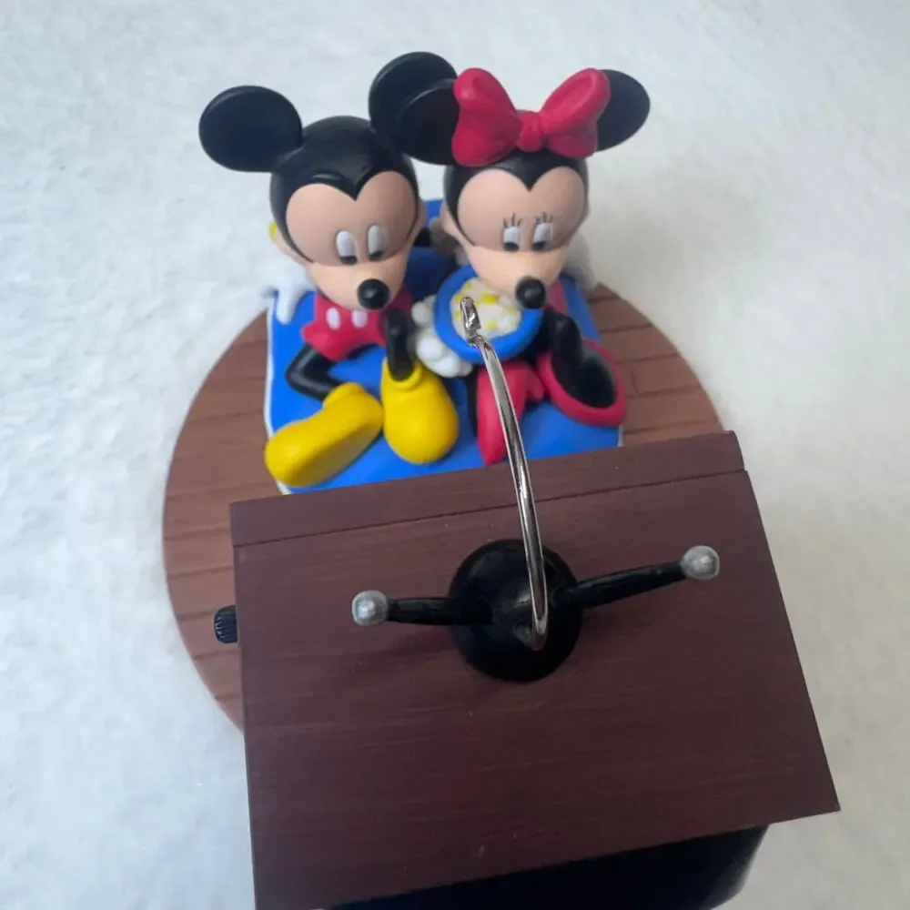 Hallmark Keepsake Ornament Mickey & Minnie Disney‎ TV Lights Sounds 2005
